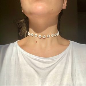 Flower choker